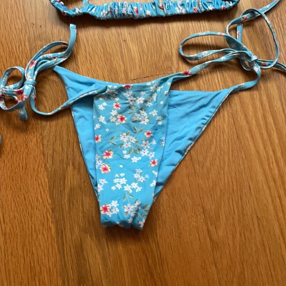 Frankies bikini - Picture 3 of 5